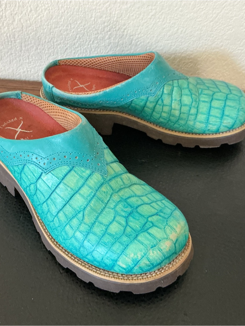 Twisted X Women Teal Turquoise Leather Reptile Croc Print Mule Size 8.5